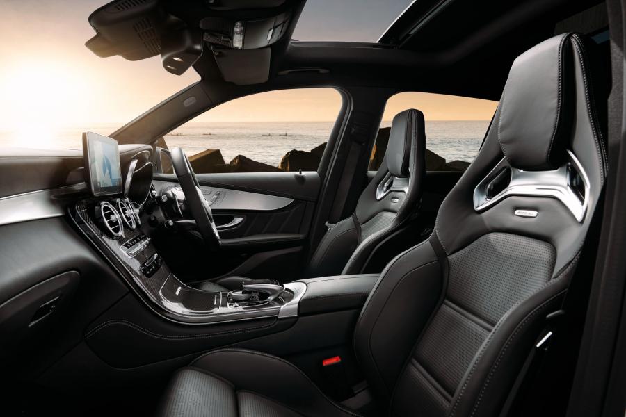 Интерьер Mercedes-AMG GLC63 S 4Matic+ (X253) 2018 года  (AU) (фото 38 из 40)